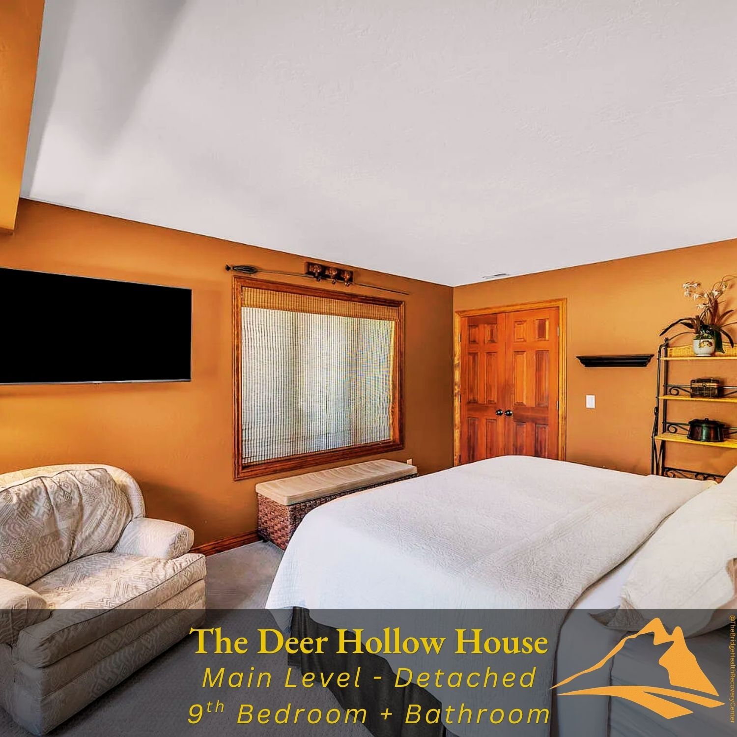 Detached tenth bedroom suite at The Deer Hollow House
